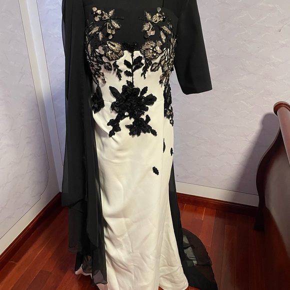Elegant Black and White Floral Dress